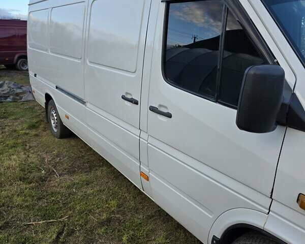 Білий Мерседес Sprinter, об'ємом двигуна 2.7 л та пробігом 419 тис. км за 9300 $, фото 1 на Automoto.ua