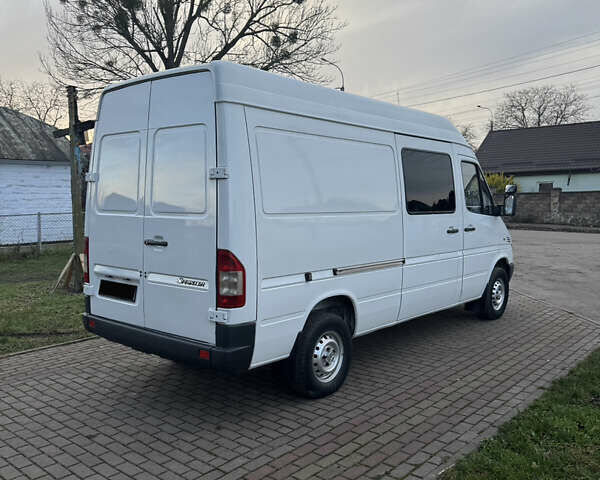 Белый Мерседес Sprinter, объемом двигателя 2.2 л и пробегом 351 тыс. км за 10600 $, фото 6 на Automoto.ua