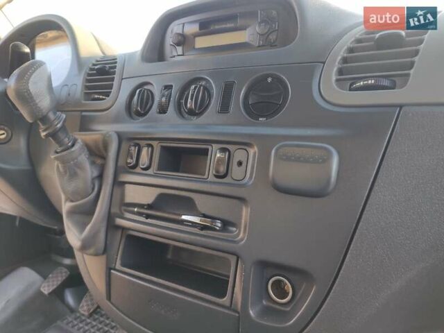 Белый Мерседес Sprinter, объемом двигателя 0 л и пробегом 260 тыс. км за 15500 $, фото 18 на Automoto.ua