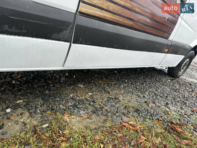 Белый Мерседес Sprinter, объемом двигателя 2.15 л и пробегом 555 тыс. км за 10000 $, фото 7 на Automoto.ua