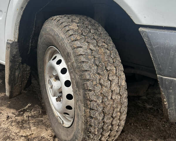 Белый Мерседес Sprinter, объемом двигателя 2.15 л и пробегом 700 тыс. км за 10700 $, фото 9 на Automoto.ua