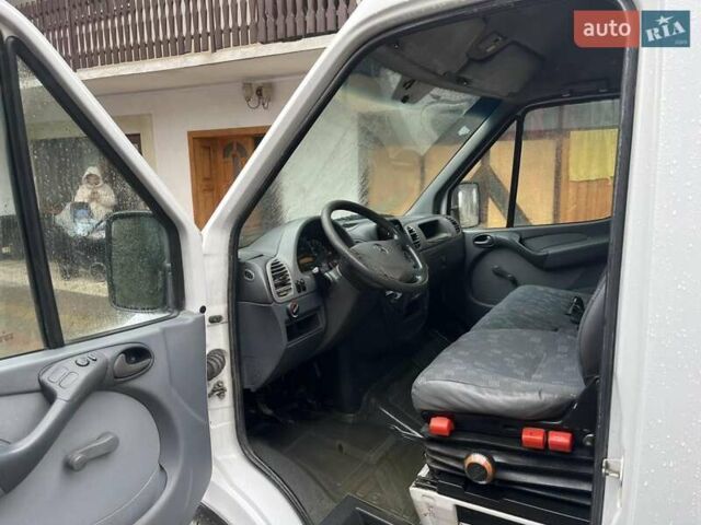 Білий Мерседес Sprinter, об'ємом двигуна 2.7 л та пробігом 640 тис. км за 10500 $, фото 16 на Automoto.ua