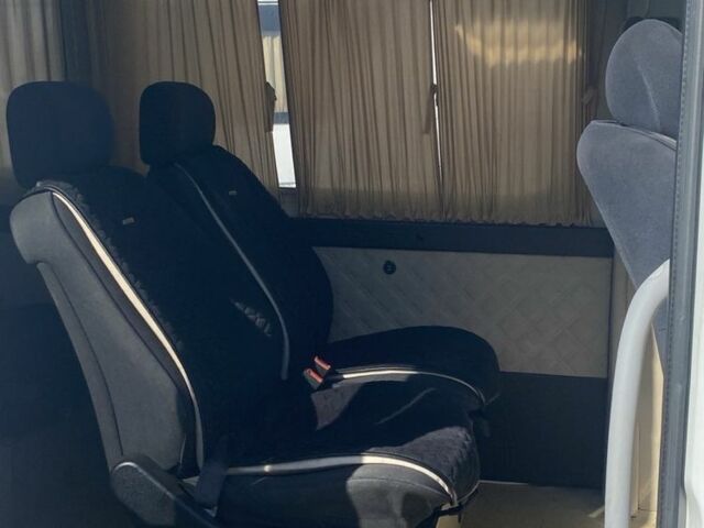 Белый Мерседес Sprinter, объемом двигателя 2.2 л и пробегом 200 тыс. км за 9700 $, фото 5 на Automoto.ua