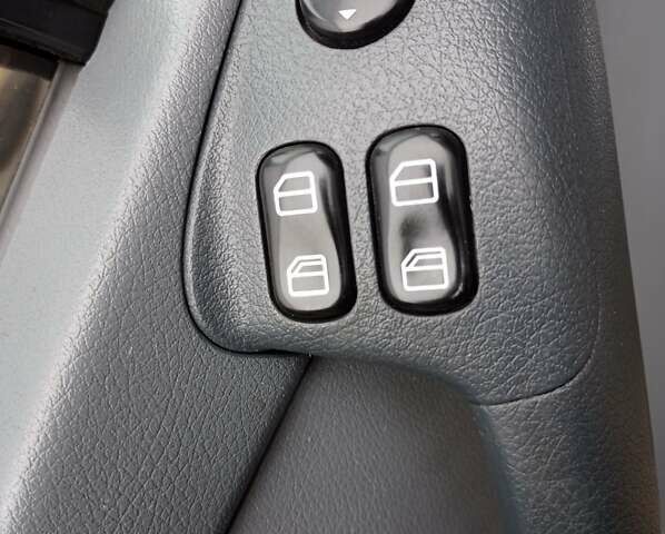 Білий Мерседес Sprinter, об'ємом двигуна 0 л та пробігом 182 тис. км за 15800 $, фото 58 на Automoto.ua