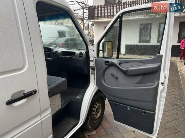 Білий Мерседес Sprinter, об'ємом двигуна 2.7 л та пробігом 640 тис. км за 10500 $, фото 18 на Automoto.ua
