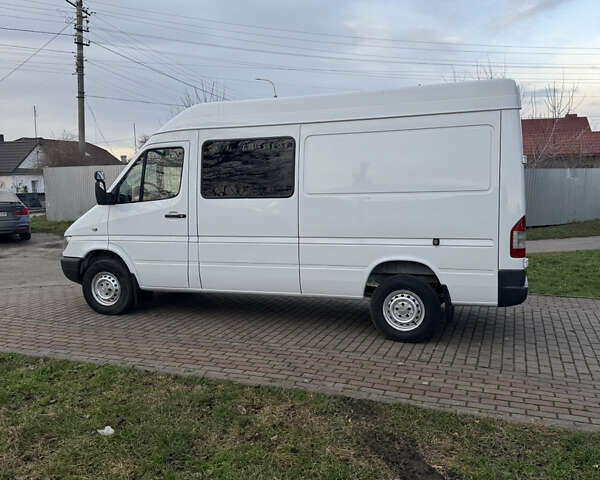 Белый Мерседес Sprinter, объемом двигателя 2.2 л и пробегом 351 тыс. км за 10600 $, фото 9 на Automoto.ua