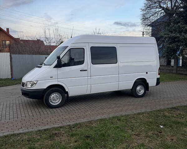 Белый Мерседес Sprinter, объемом двигателя 2.2 л и пробегом 351 тыс. км за 10600 $, фото 10 на Automoto.ua