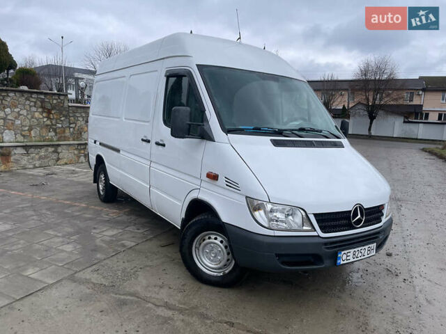 Белый Мерседес Sprinter, объемом двигателя 2.7 л и пробегом 890 тыс. км за 9999 $, фото 2 на Automoto.ua