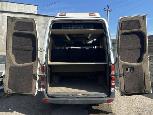 Белый Мерседес Sprinter, объемом двигателя 2.2 л и пробегом 200 тыс. км за 9700 $, фото 14 на Automoto.ua