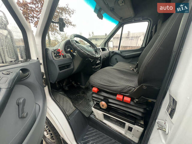 Белый Мерседес Sprinter, объемом двигателя 2.15 л и пробегом 600 тыс. км за 10750 $, фото 3 на Automoto.ua