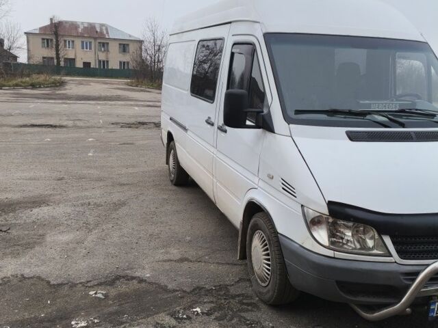 Белый Мерседес Sprinter, объемом двигателя 2.15 л и пробегом 880 тыс. км за 8200 $, фото 1 на Automoto.ua