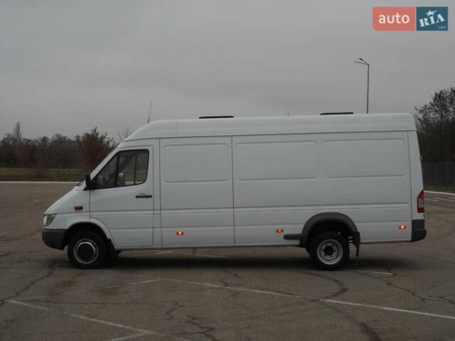 Белый Мерседес Sprinter, объемом двигателя 2.7 л и пробегом 500 тыс. км за 18500 $, фото 4 на Automoto.ua