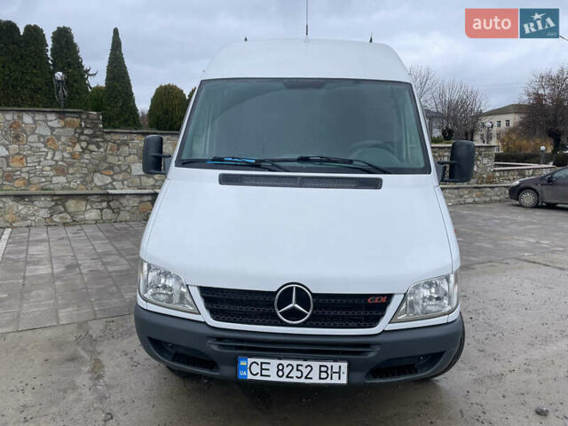 Белый Мерседес Sprinter, объемом двигателя 2.7 л и пробегом 890 тыс. км за 9999 $, фото 1 на Automoto.ua