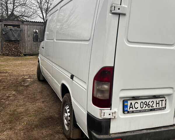 Белый Мерседес Sprinter, объемом двигателя 2.15 л и пробегом 700 тыс. км за 10700 $, фото 5 на Automoto.ua