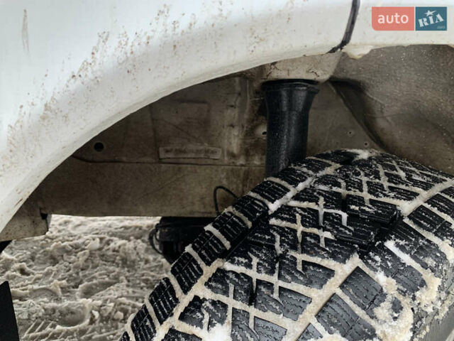 Белый Мерседес Sprinter, объемом двигателя 0 л и пробегом 374 тыс. км за 14300 $, фото 8 на Automoto.ua