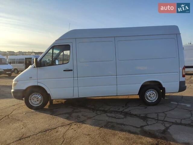 Белый Мерседес Sprinter, объемом двигателя 0 л и пробегом 260 тыс. км за 15500 $, фото 3 на Automoto.ua