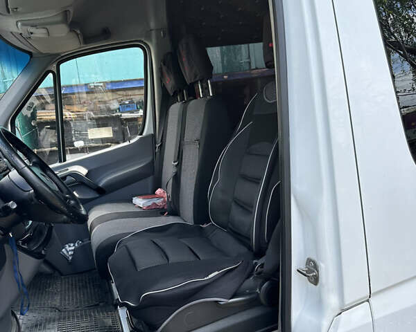 Белый Мерседес Sprinter, объемом двигателя 2.15 л и пробегом 315 тыс. км за 10700 $, фото 30 на Automoto.ua