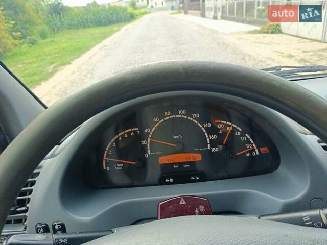 Белый Мерседес Sprinter, объемом двигателя 2.7 л и пробегом 623 тыс. км за 10700 $, фото 2 на Automoto.ua
