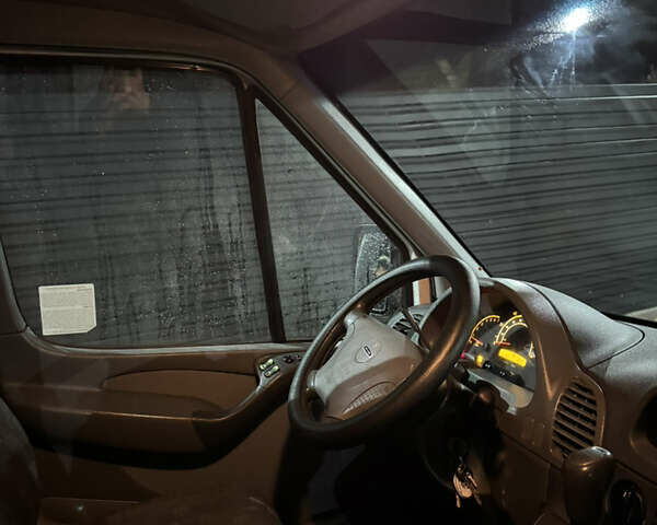 Білий Мерседес Sprinter, об'ємом двигуна 2.7 л та пробігом 387 тис. км за 12500 $, фото 17 на Automoto.ua