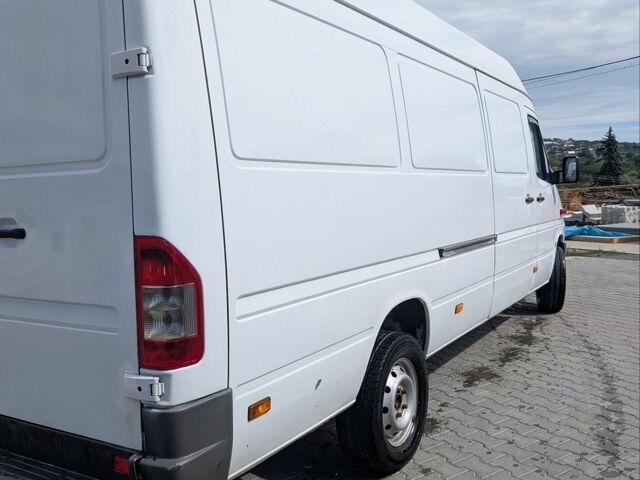 Белый Мерседес Sprinter, объемом двигателя 2.15 л и пробегом 400 тыс. км за 7700 $, фото 5 на Automoto.ua