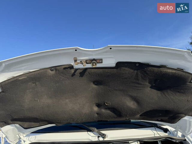 Белый Мерседес Sprinter, объемом двигателя 2.7 л и пробегом 317 тыс. км за 12800 $, фото 11 на Automoto.ua