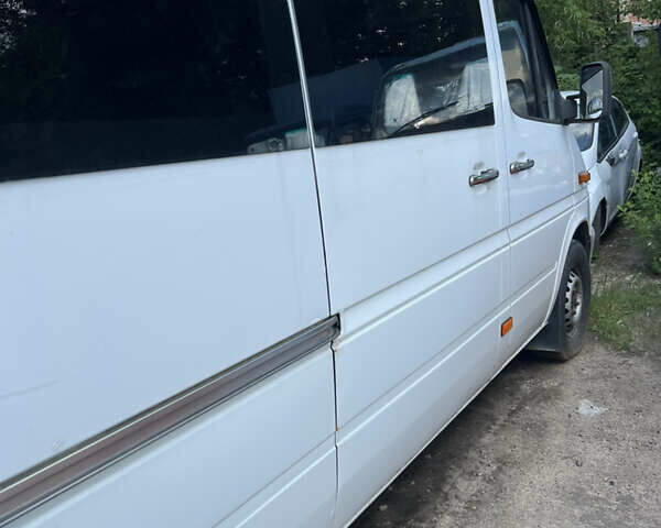 Білий Мерседес Sprinter, об'ємом двигуна 2.1 л та пробігом 387 тис. км за 9500 $, фото 45 на Automoto.ua