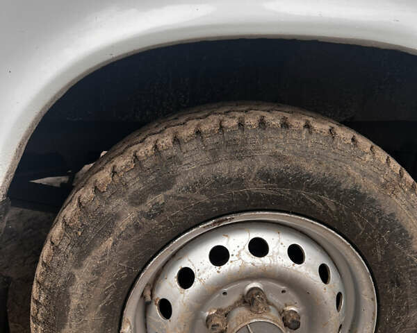 Белый Мерседес Sprinter, объемом двигателя 2.15 л и пробегом 700 тыс. км за 10700 $, фото 8 на Automoto.ua