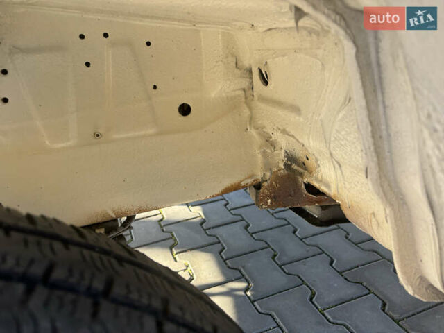 Білий Мерседес Sprinter, об'ємом двигуна 2.7 л та пробігом 198 тис. км за 18500 $, фото 19 на Automoto.ua