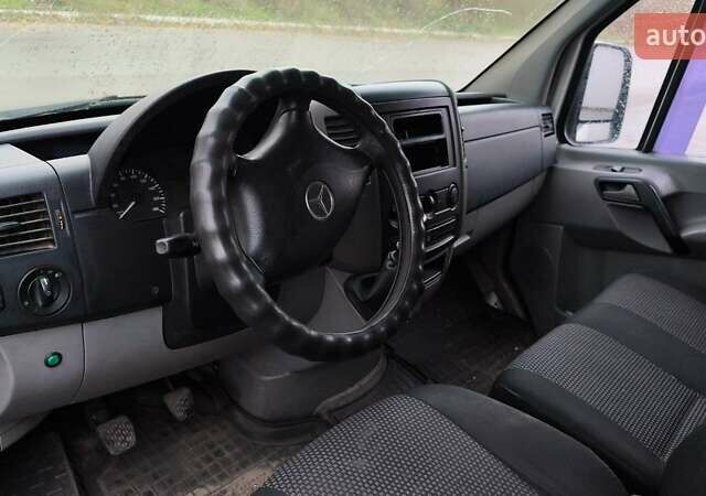 Белый Мерседес Sprinter, объемом двигателя 0 л и пробегом 540 тыс. км за 10600 $, фото 8 на Automoto.ua