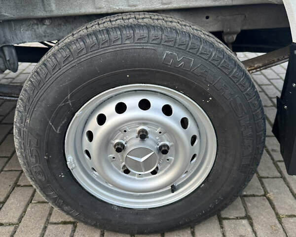 Белый Мерседес Sprinter, объемом двигателя 2.2 л и пробегом 351 тыс. км за 10600 $, фото 51 на Automoto.ua