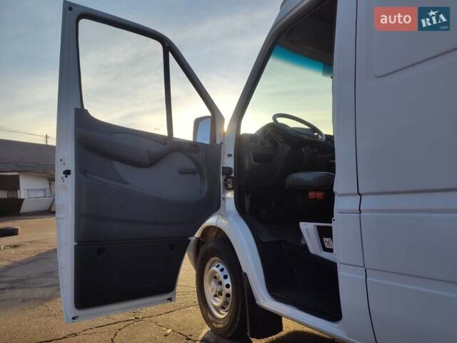 Белый Мерседес Sprinter, объемом двигателя 0 л и пробегом 260 тыс. км за 15500 $, фото 11 на Automoto.ua