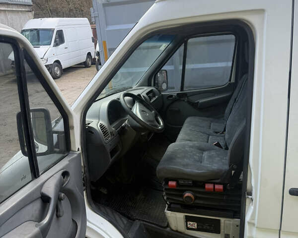 Білий Мерседес Sprinter, об'ємом двигуна 2.2 л та пробігом 921 тис. км за 15000 $, фото 4 на Automoto.ua