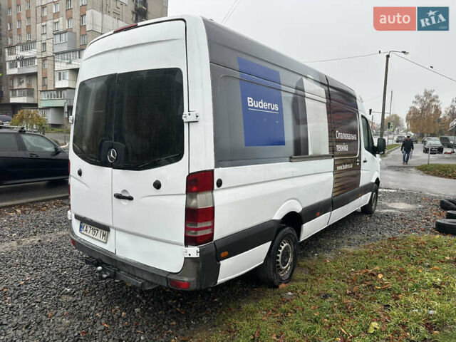 Белый Мерседес Sprinter, объемом двигателя 2.15 л и пробегом 555 тыс. км за 10000 $, фото 3 на Automoto.ua