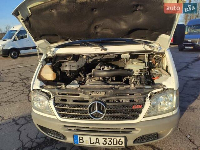 Белый Мерседес Sprinter, объемом двигателя 0 л и пробегом 260 тыс. км за 15500 $, фото 28 на Automoto.ua