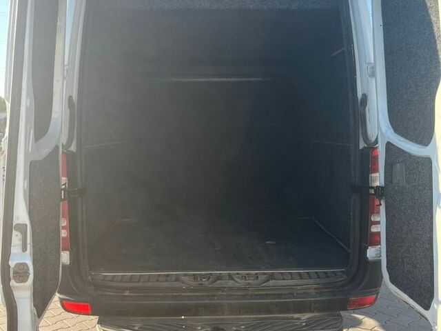 Белый Мерседес Sprinter, объемом двигателя 2.99 л и пробегом 868 тыс. км за 15700 $, фото 11 на Automoto.ua