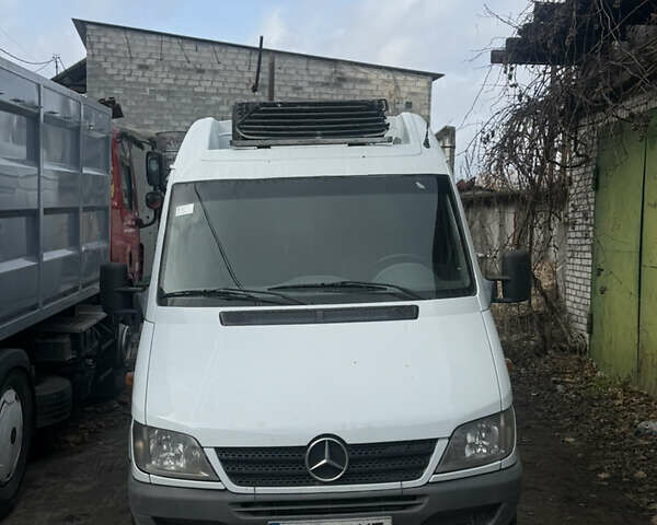 Білий Мерседес Sprinter, об'ємом двигуна 2.2 л та пробігом 921 тис. км за 15000 $, фото 1 на Automoto.ua
