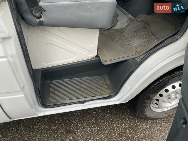 Білий Мерседес Sprinter, об'ємом двигуна 2.2 л та пробігом 390 тис. км за 6999 $, фото 52 на Automoto.ua