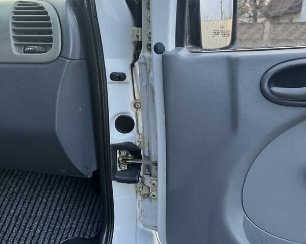 Білий Мерседес Sprinter, об'ємом двигуна 2.2 л та пробігом 351 тис. км за 10400 $, фото 30 на Automoto.ua