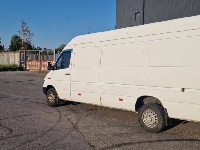 Белый Мерседес Sprinter, объемом двигателя 2.69 л и пробегом 901 тыс. км за 7200 $, фото 3 на Automoto.ua