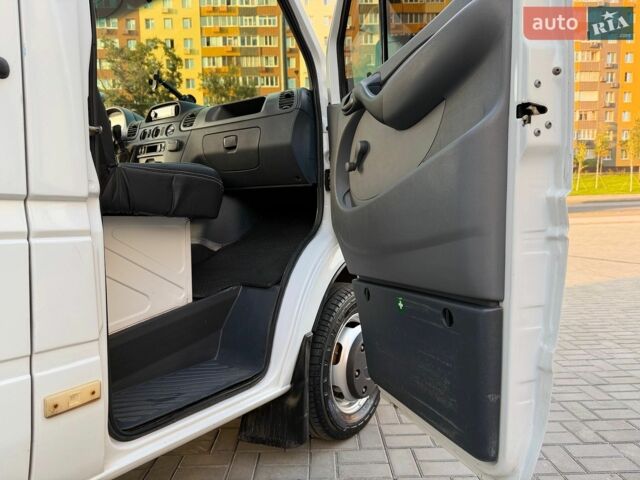 Белый Мерседес Sprinter, объемом двигателя 2.69 л и пробегом 404 тыс. км за 21500 $, фото 13 на Automoto.ua