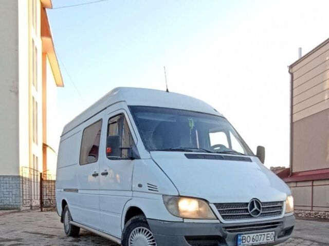 Белый Мерседес Sprinter, объемом двигателя 2.15 л и пробегом 643 тыс. км за 6500 $, фото 3 на Automoto.ua