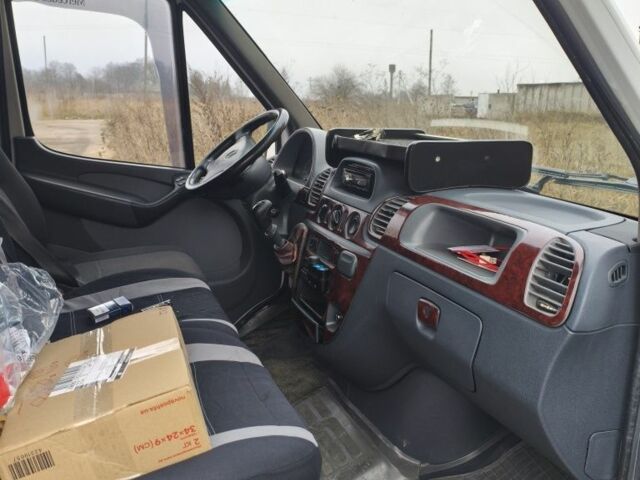 Белый Мерседес Sprinter, объемом двигателя 2.15 л и пробегом 880 тыс. км за 8200 $, фото 2 на Automoto.ua
