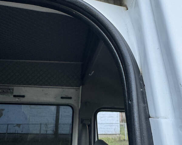 Белый Мерседес Sprinter, объемом двигателя 2.2 л и пробегом 351 тыс. км за 10600 $, фото 38 на Automoto.ua