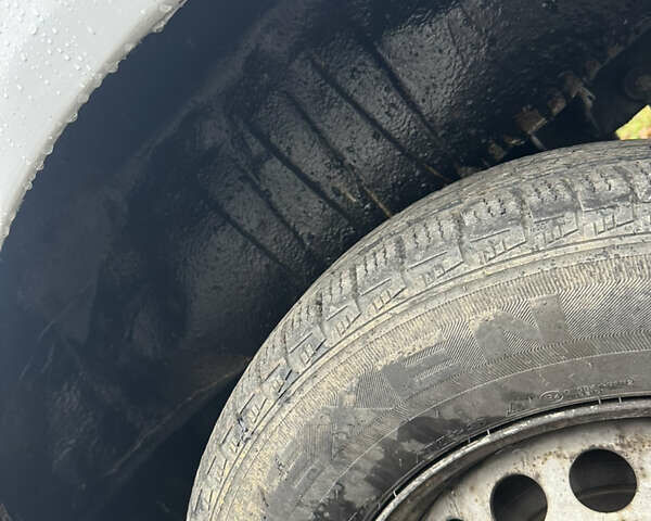 Белый Мерседес Sprinter, объемом двигателя 2.15 л и пробегом 555 тыс. км за 10000 $, фото 9 на Automoto.ua