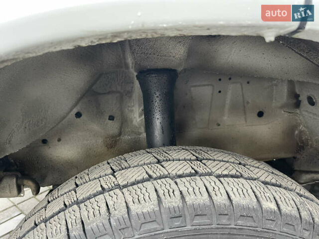 Белый Мерседес Sprinter, объемом двигателя 2.2 л и пробегом 327 тыс. км за 14800 $, фото 18 на Automoto.ua