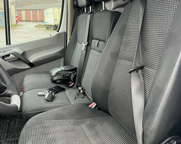 Белый Мерседес Sprinter, объемом двигателя 2.15 л и пробегом 226 тыс. км за 15355 $, фото 15 на Automoto.ua