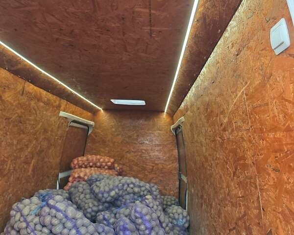 Білий Мерседес Sprinter, об'ємом двигуна 2.7 л та пробігом 419 тис. км за 9300 $, фото 4 на Automoto.ua