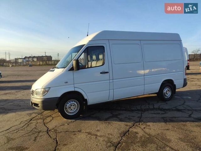 Белый Мерседес Sprinter, объемом двигателя 0 л и пробегом 260 тыс. км за 15500 $, фото 2 на Automoto.ua