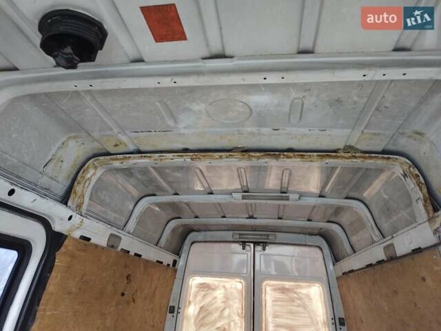 Білий Мерседес Sprinter, об'ємом двигуна 2.7 л та пробігом 403 тис. км за 5250 $, фото 24 на Automoto.ua