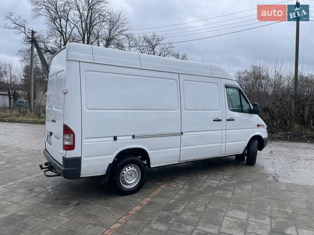 Белый Мерседес Sprinter, объемом двигателя 2.7 л и пробегом 890 тыс. км за 9999 $, фото 3 на Automoto.ua